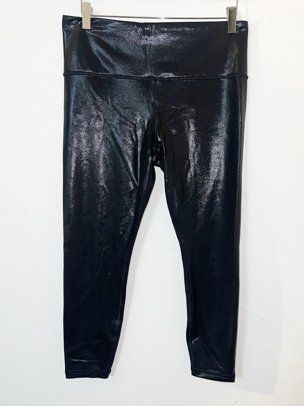 Athleta Women’s Elation Shine Tight Shiny Crop Black Leggings